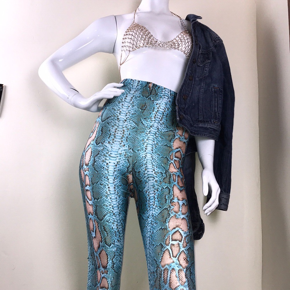 SALE! Snake Print Leggings - Picture 1 of 7
